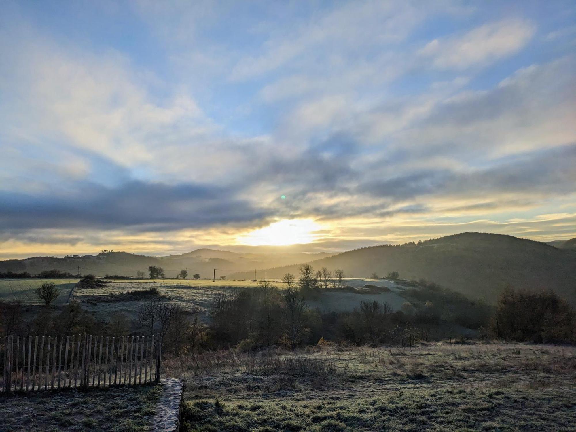 La Grange, Le Hameau Des Volcans - Deconnexion Face A La Vue Saint-Just-pres-Brioude ภายนอก รูปภาพ